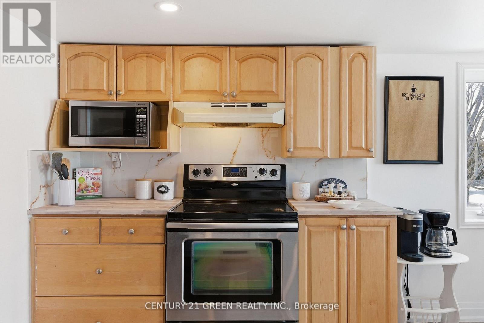 135 VILLAGE STREET - 10
