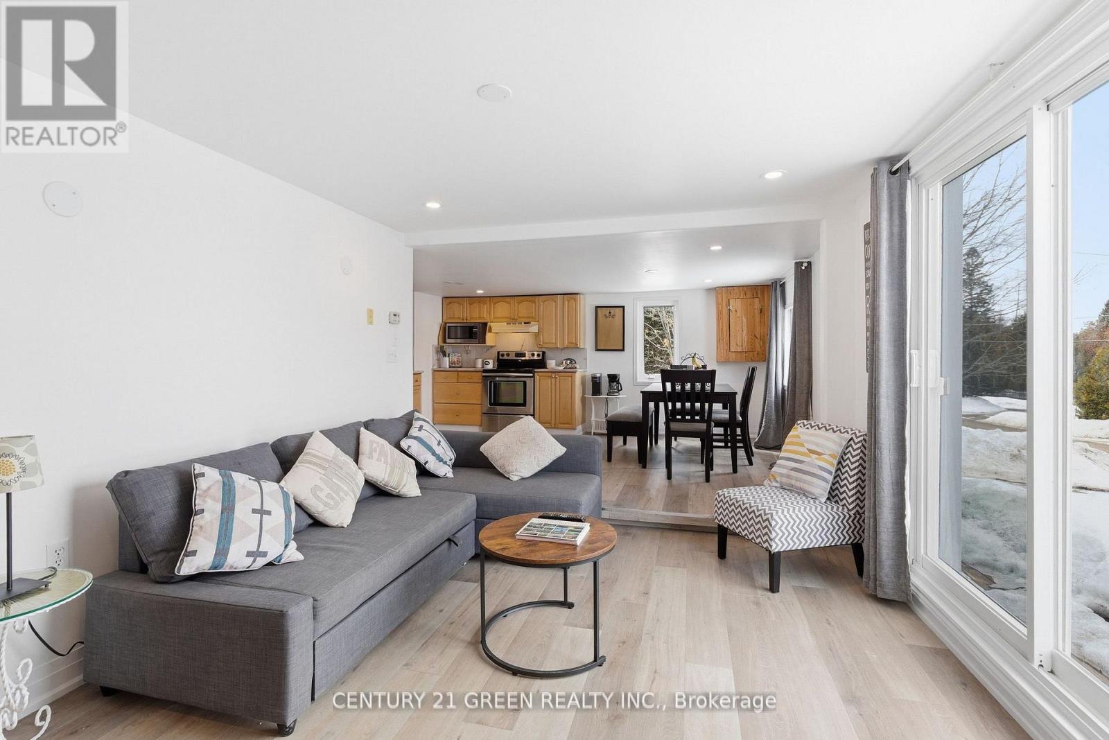 135 VILLAGE STREET - 4