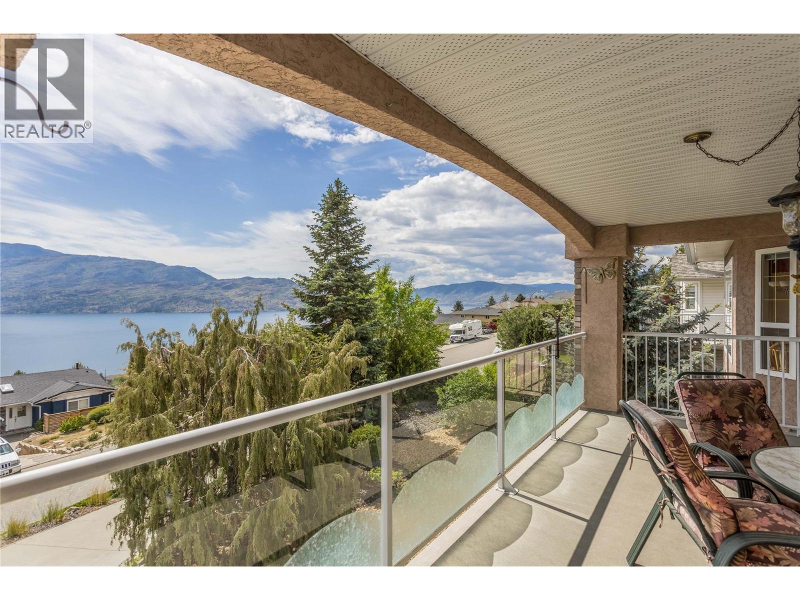 5220 Sutherland Road - 52