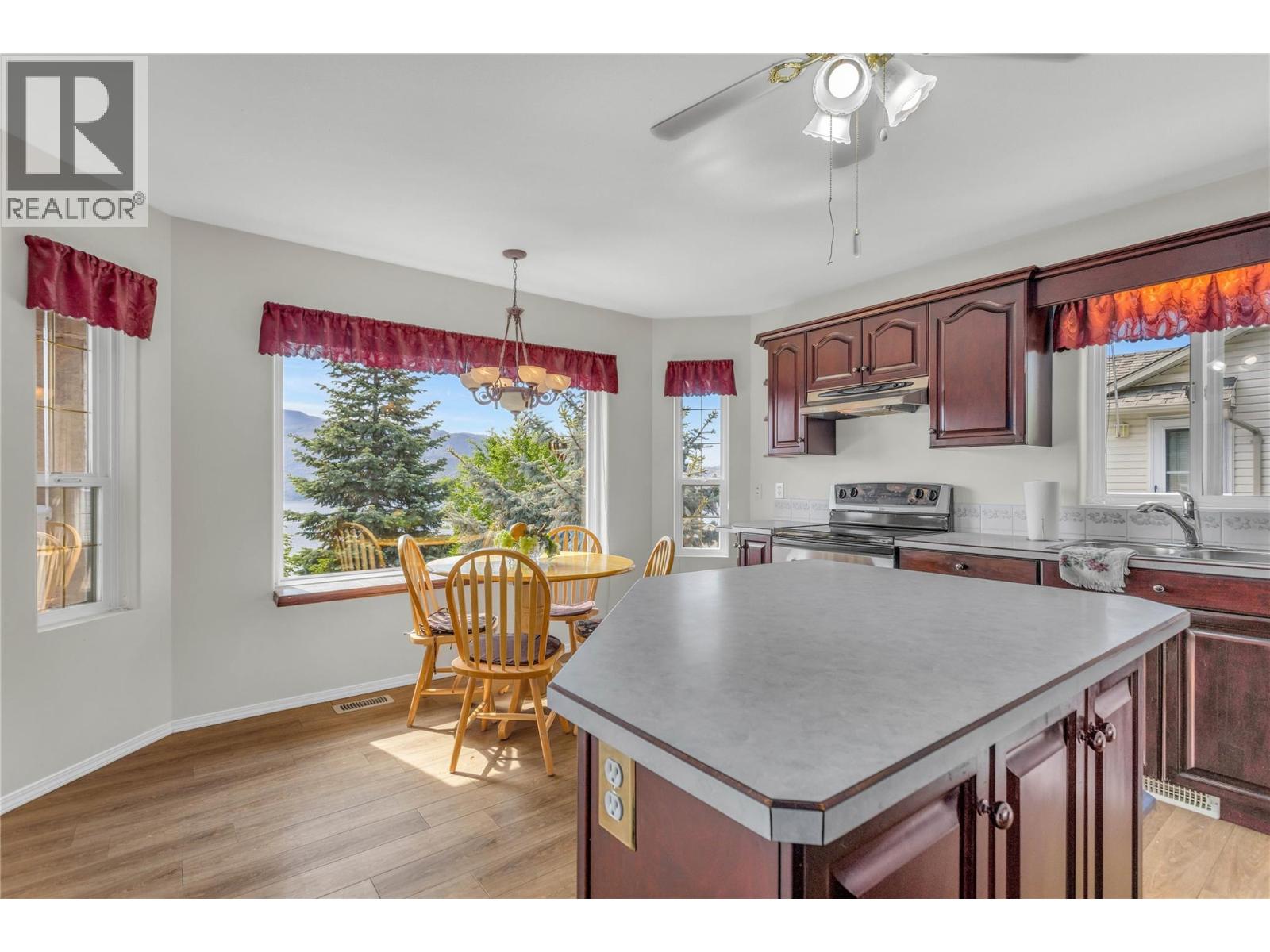 5220 Sutherland Road - 11