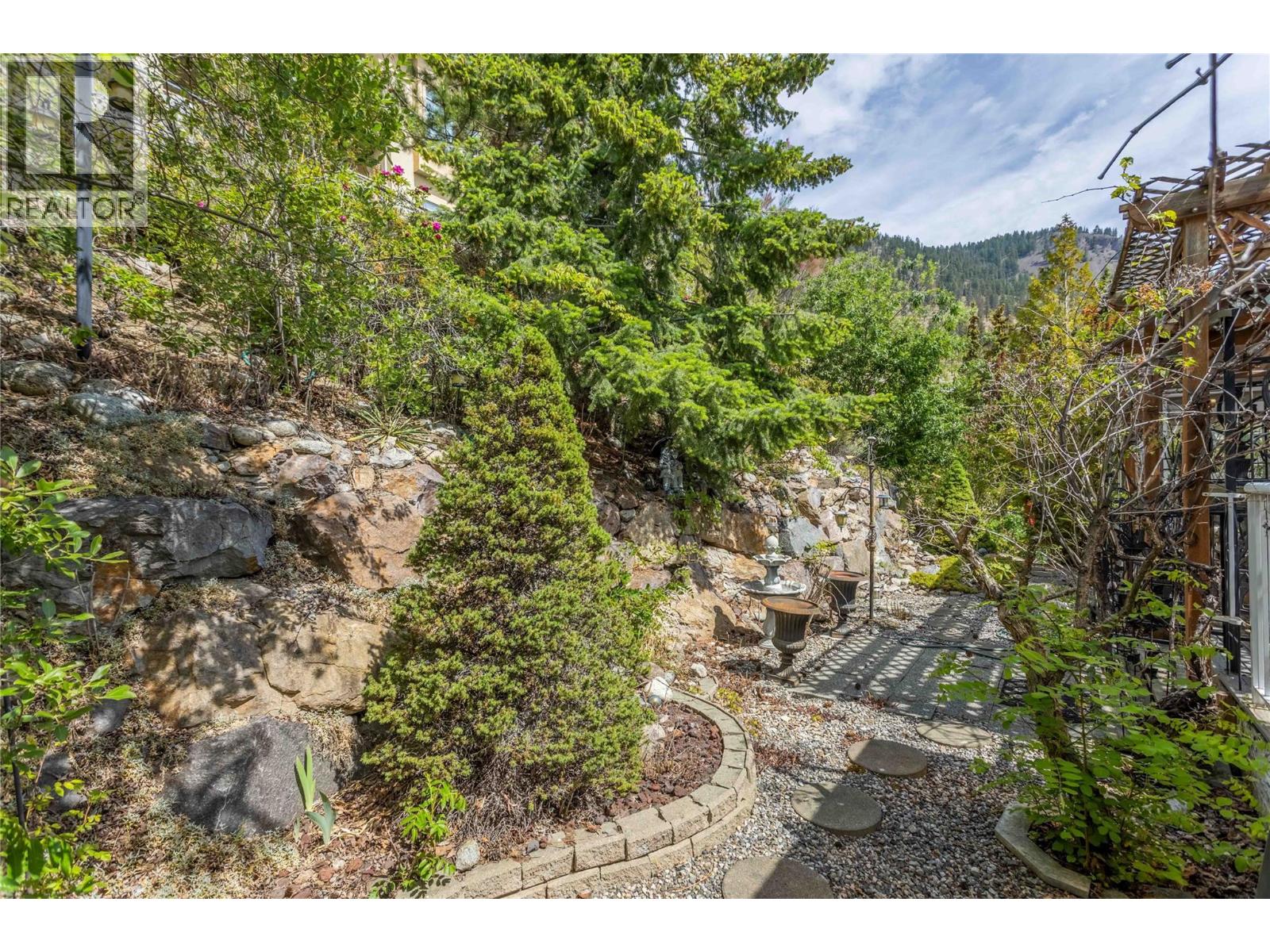 5220 Sutherland Road - 41