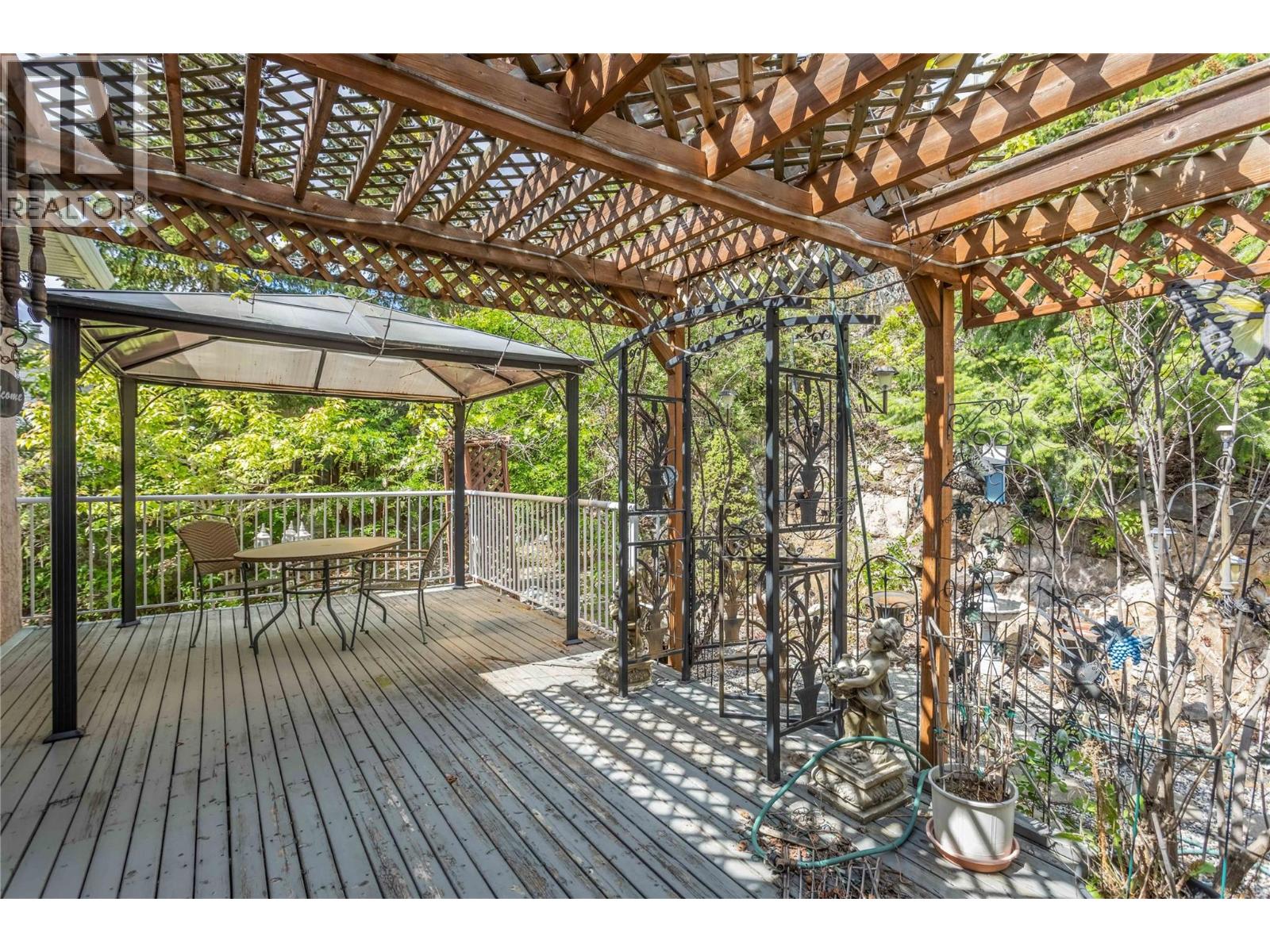 5220 Sutherland Road - 47