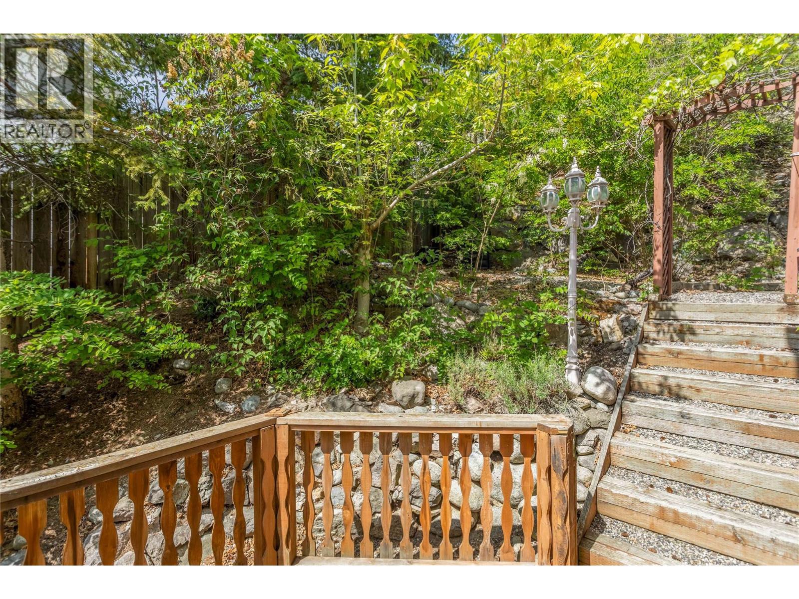 5220 Sutherland Road - 38