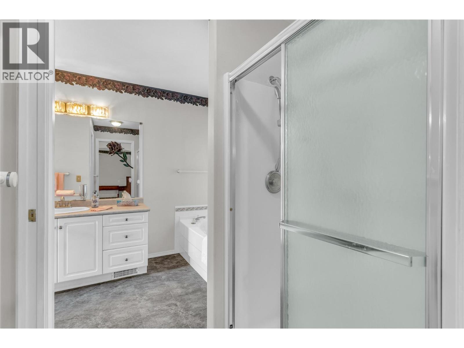 5220 Sutherland Road - 24