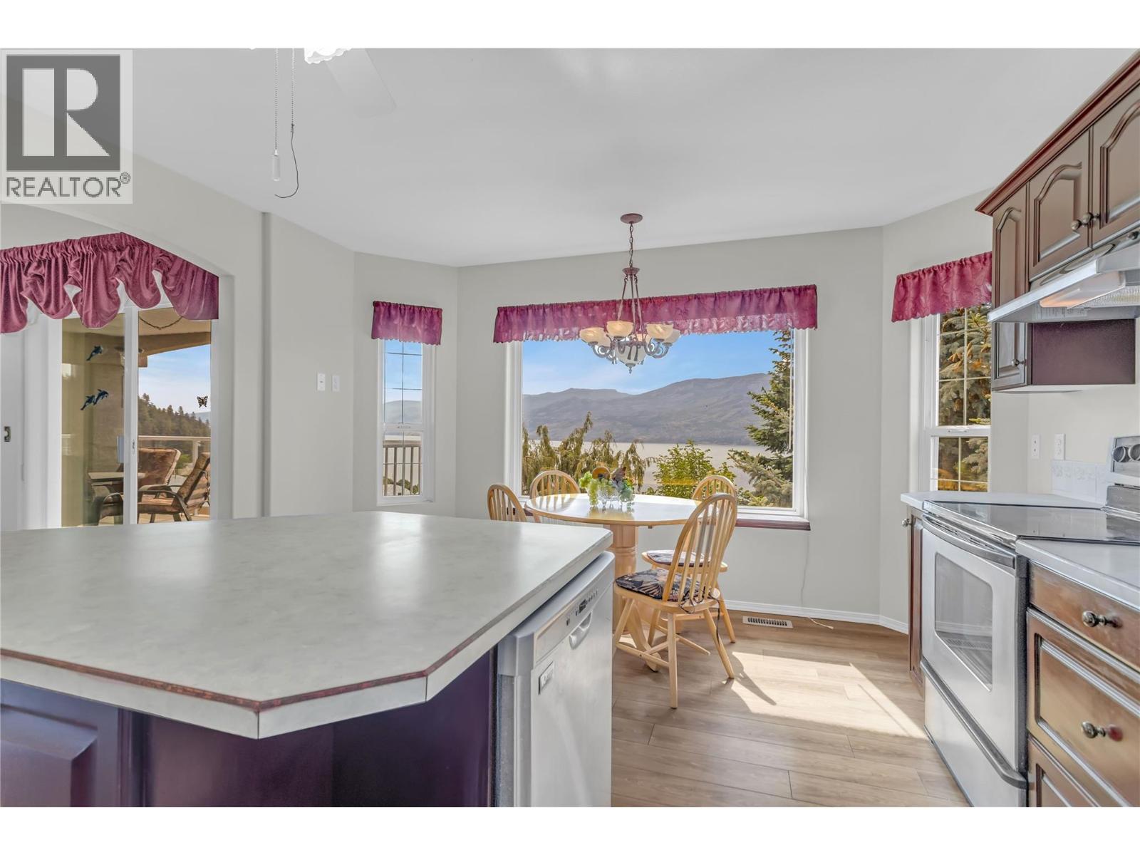 5220 Sutherland Road - 12