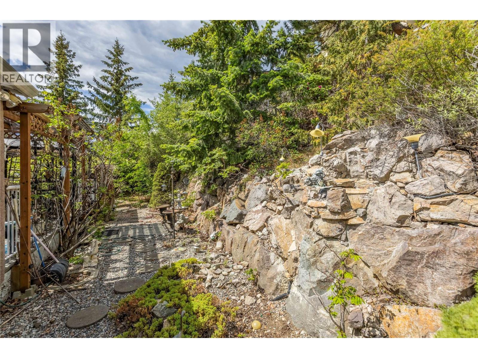 5220 Sutherland Road - 43