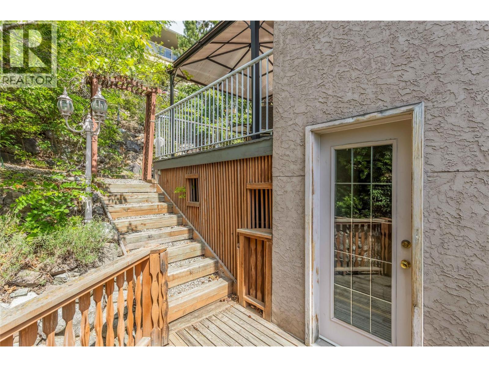 5220 Sutherland Road - 37