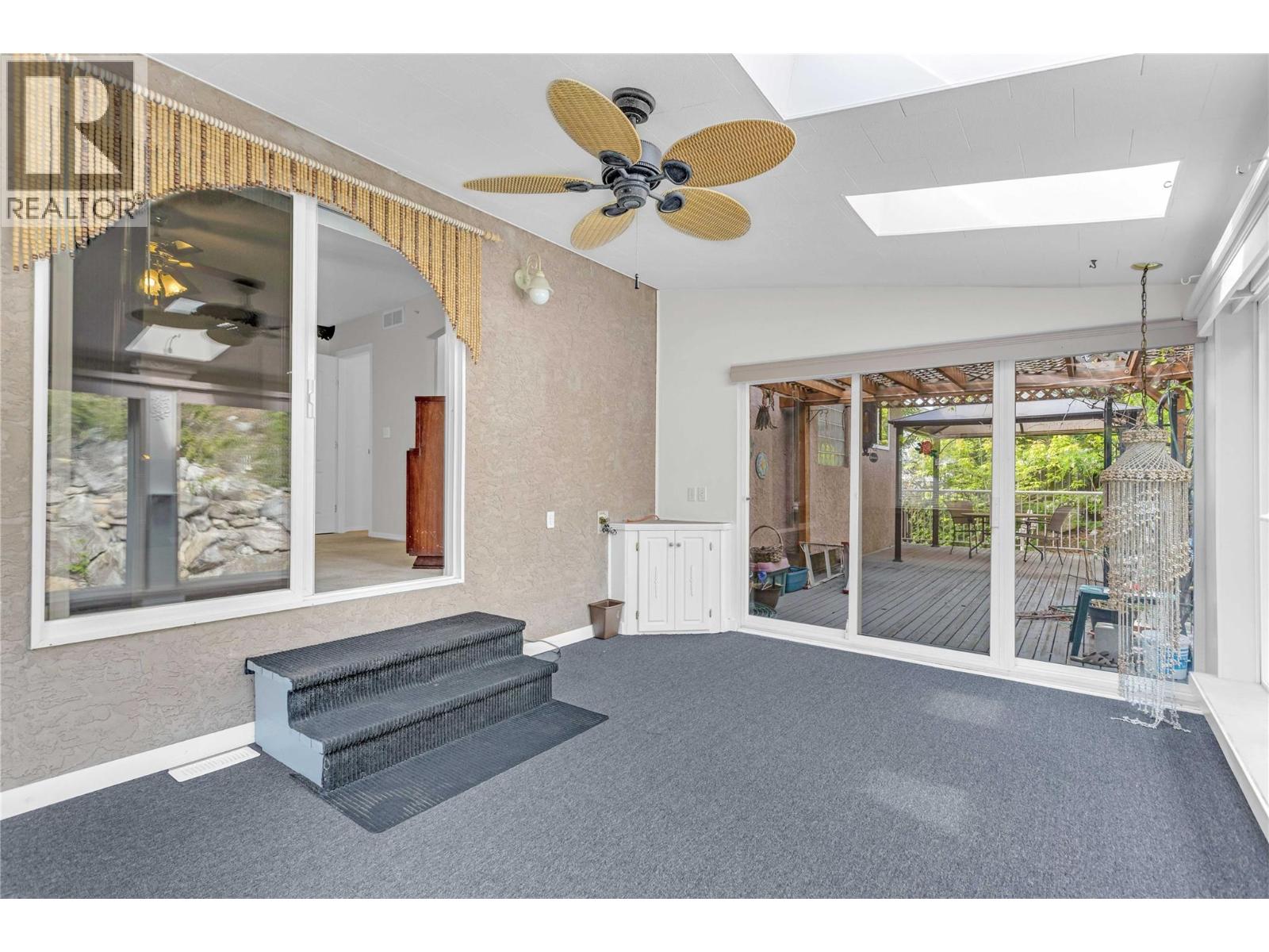 5220 Sutherland Road - 18