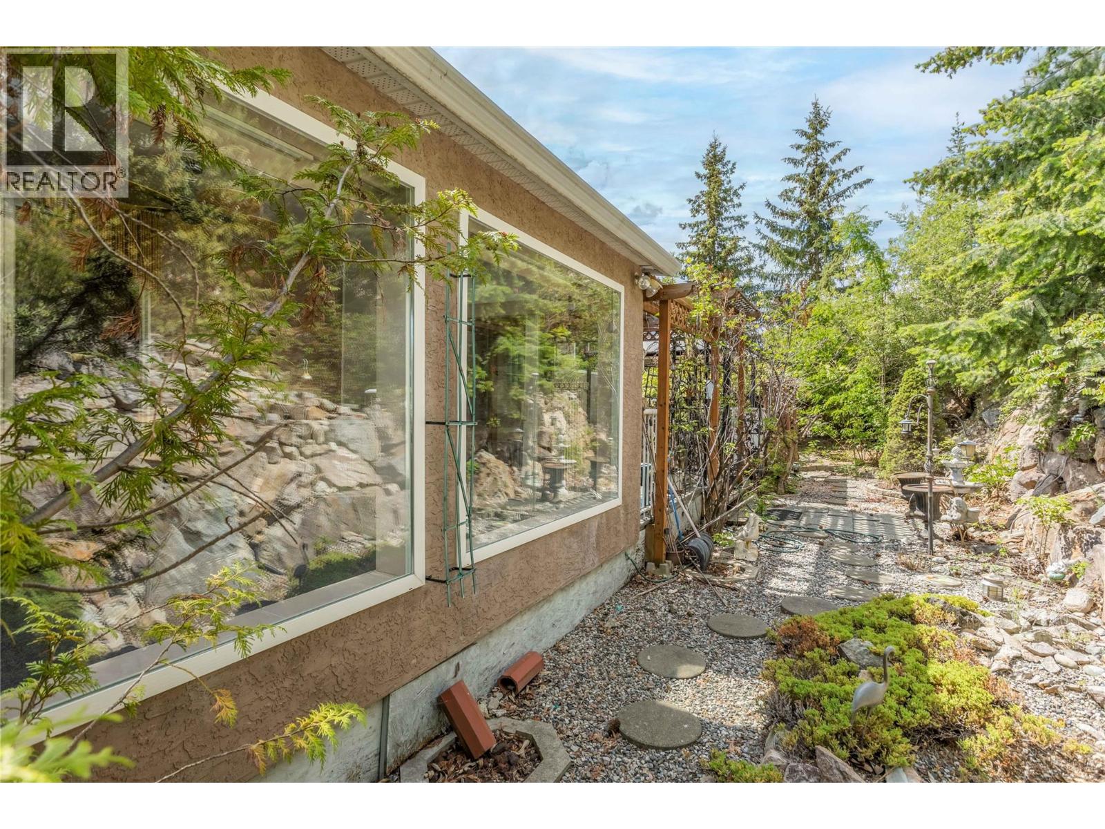 5220 Sutherland Road - 44