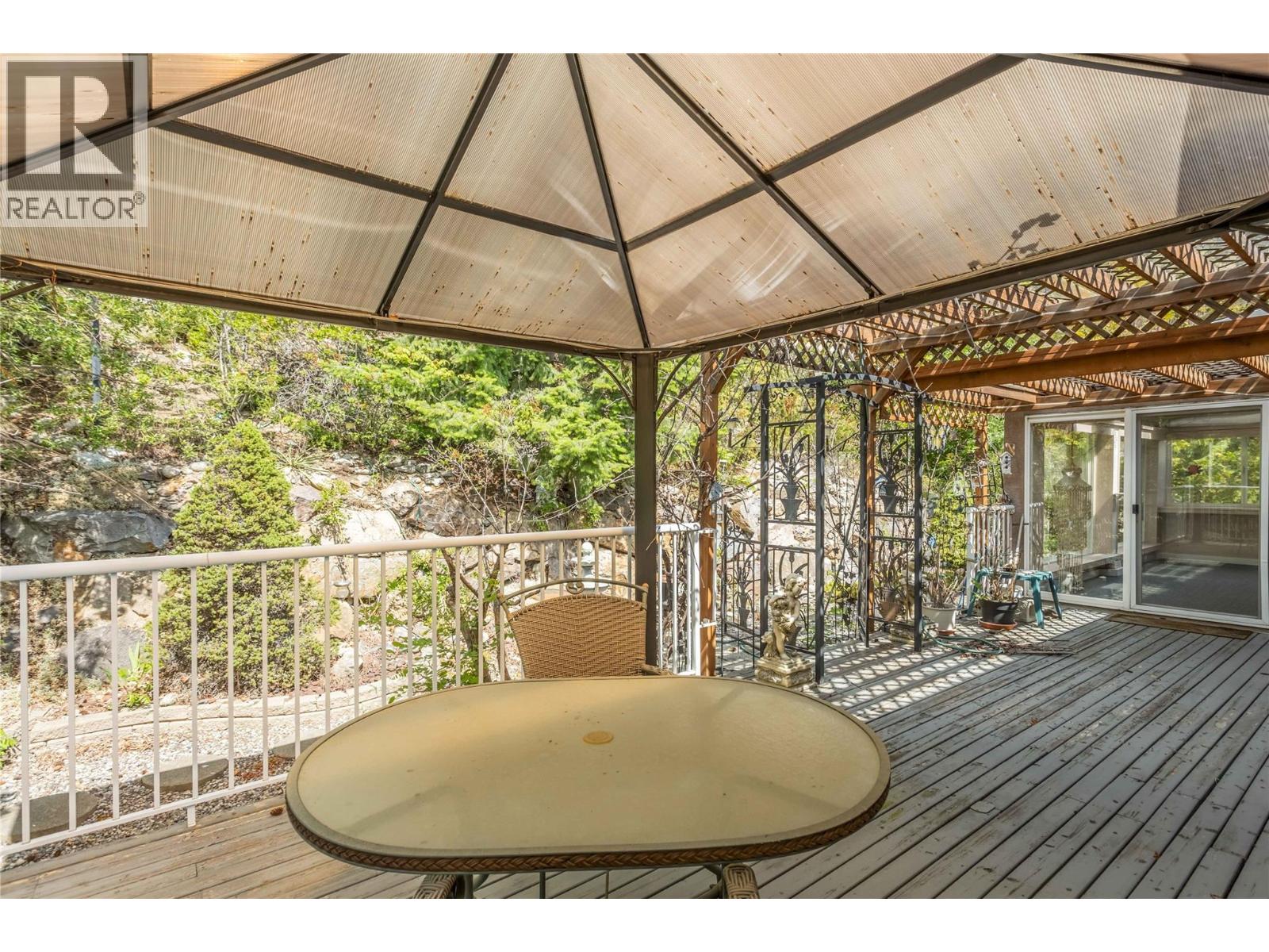 5220 Sutherland Road - 45