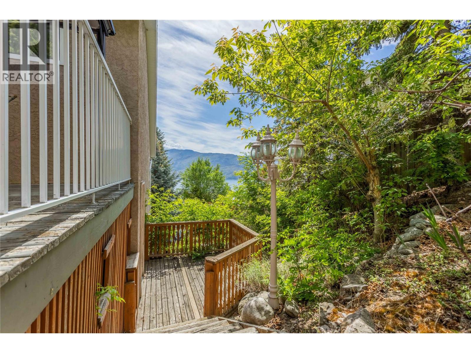 5220 Sutherland Road - 40