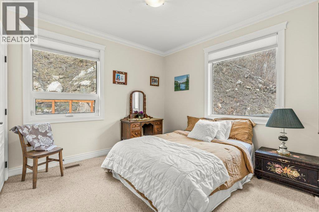 5694 Trans Canada Highway NW - 47