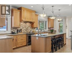 5694 Trans Canada Highway Nw, Salmon Arm, BC V1E3A2 Photo 33