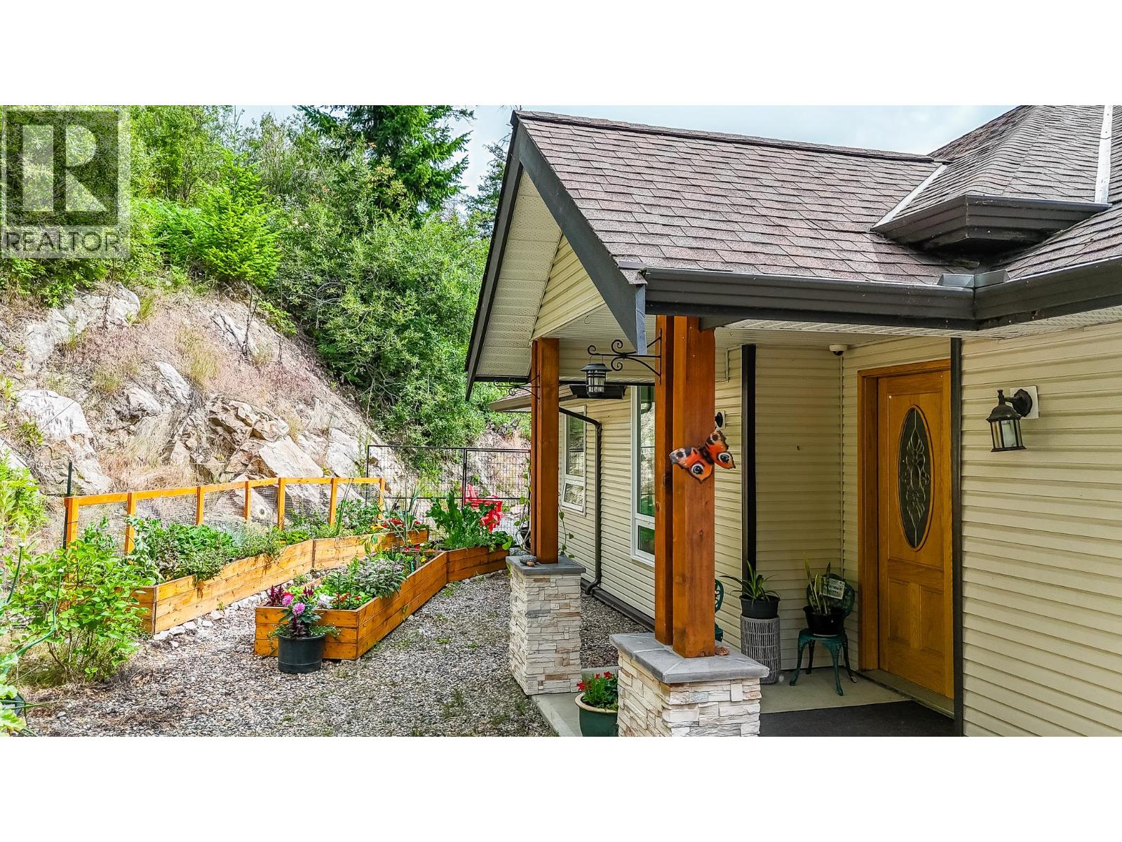 5694 Trans Canada Highway NW - 14