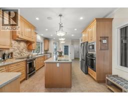 5694 Trans Canada Highway Nw, Salmon Arm, BC V1E3A2 Photo 34