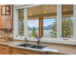 5694 Trans Canada Highway Nw, Salmon Arm, BC V1E3A2 Photo 40