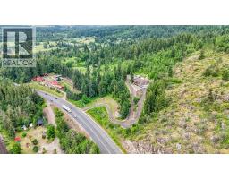 Foyer - 5694 Trans Canada Highway Nw, Salmon Arm, BC V1E3A2 Photo 19