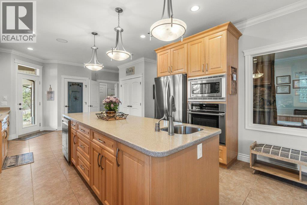 5694 Trans Canada Highway NW - 36