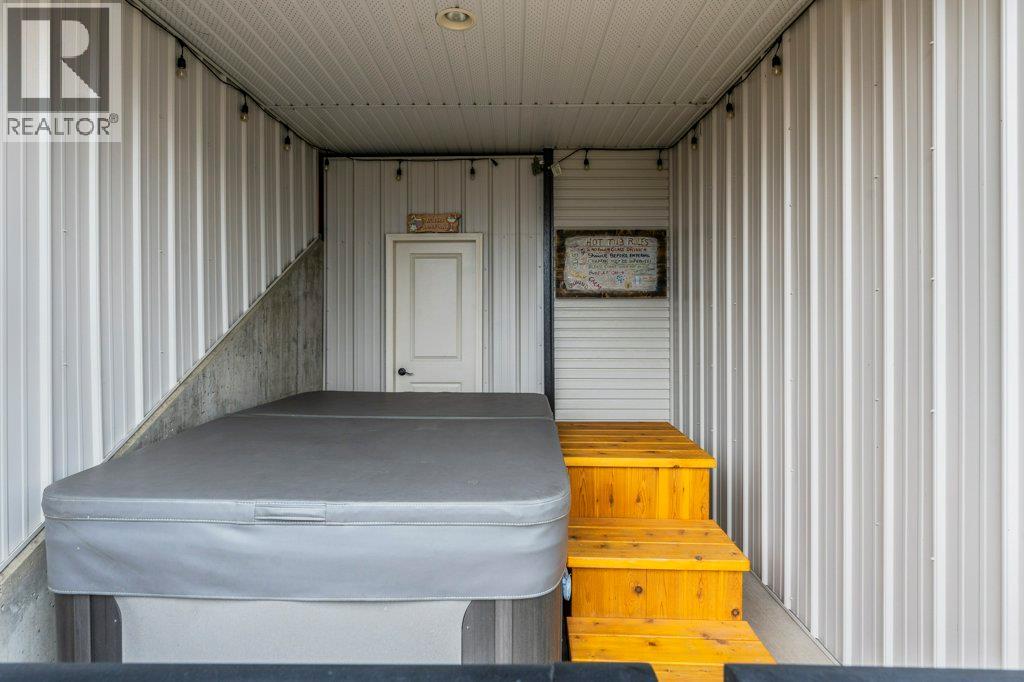 5694 Trans Canada Highway NW - 64