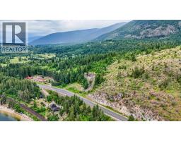 5694 Trans Canada Highway Nw, Salmon Arm, BC V1E3A2 Photo 23