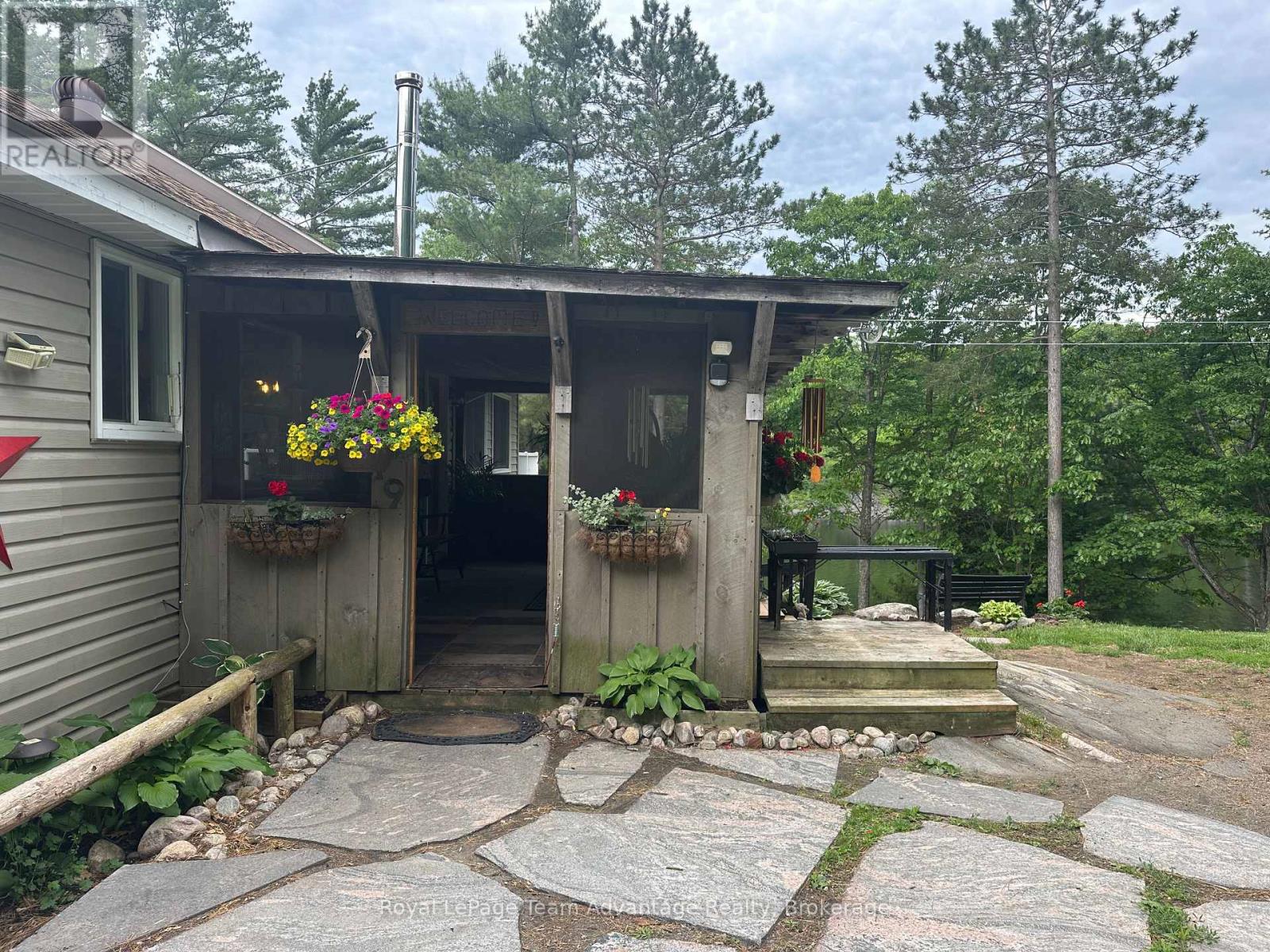 19 ALLAN CRESCENT - 3