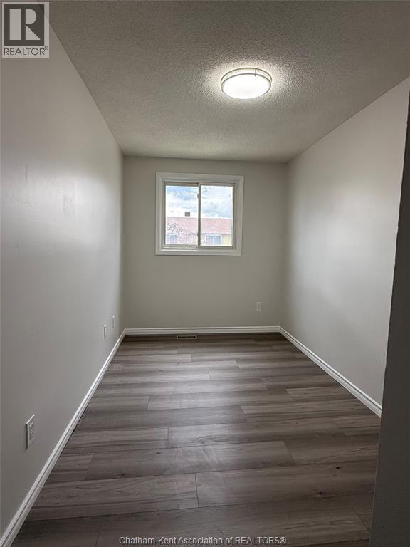 #2 241 LIMERIDGE ROAD West - 11