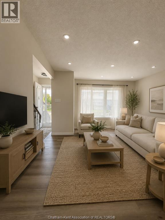 #2 241 LIMERIDGE ROAD West - 3