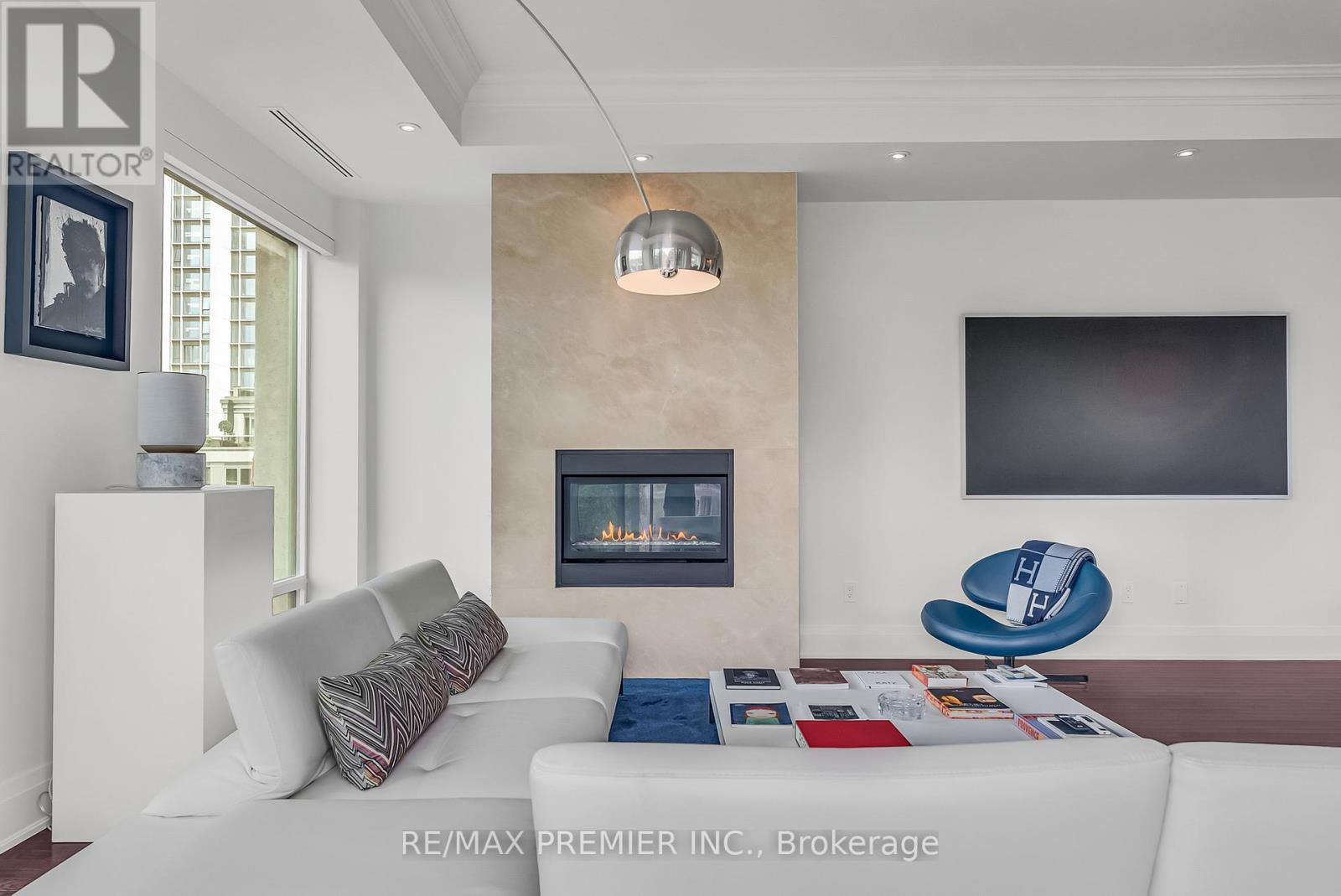 #502 80 YORKVILLE AVENUE - 15