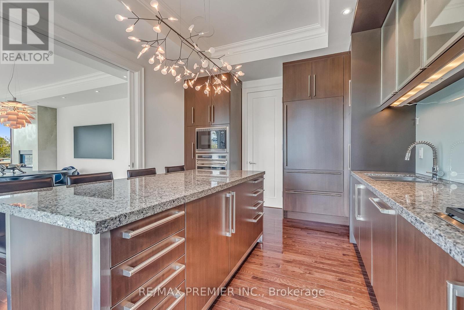 #502 80 YORKVILLE AVENUE - 22