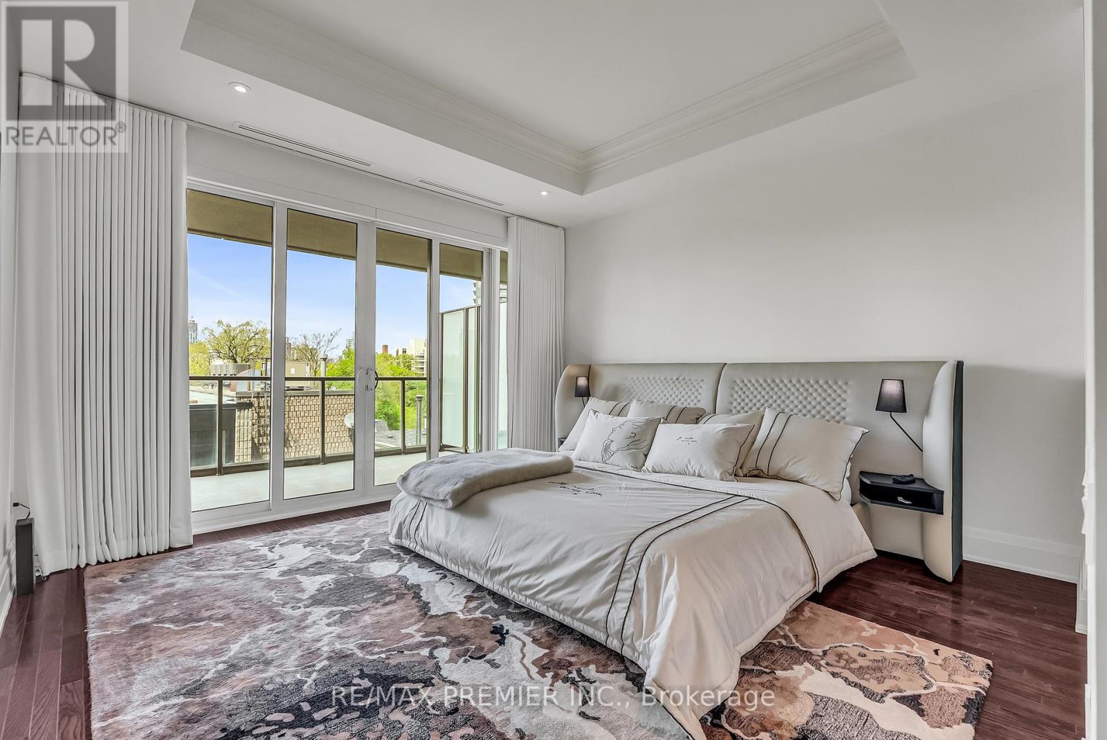 #502 80 YORKVILLE AVENUE - 25