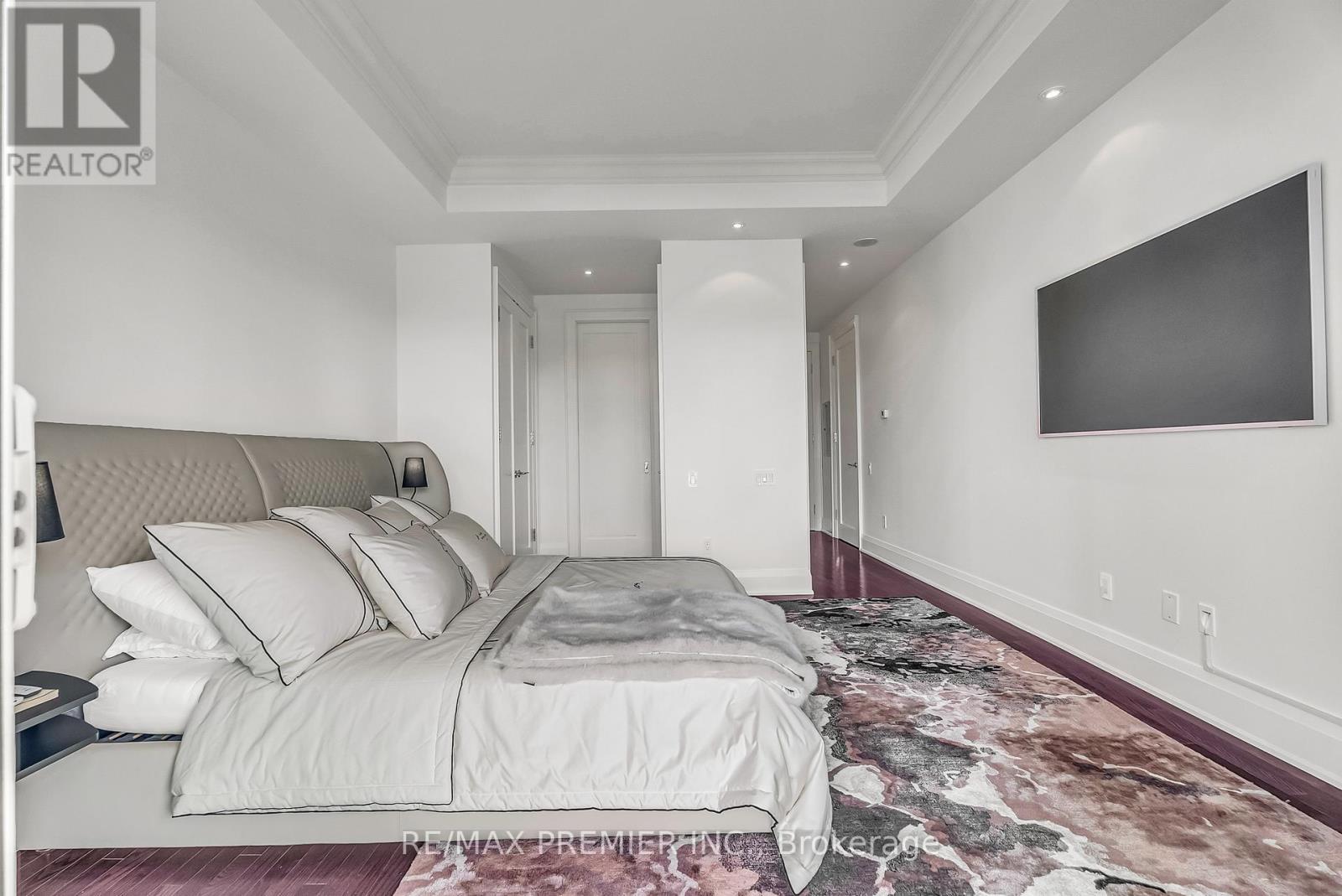 #502 80 YORKVILLE AVENUE - 27