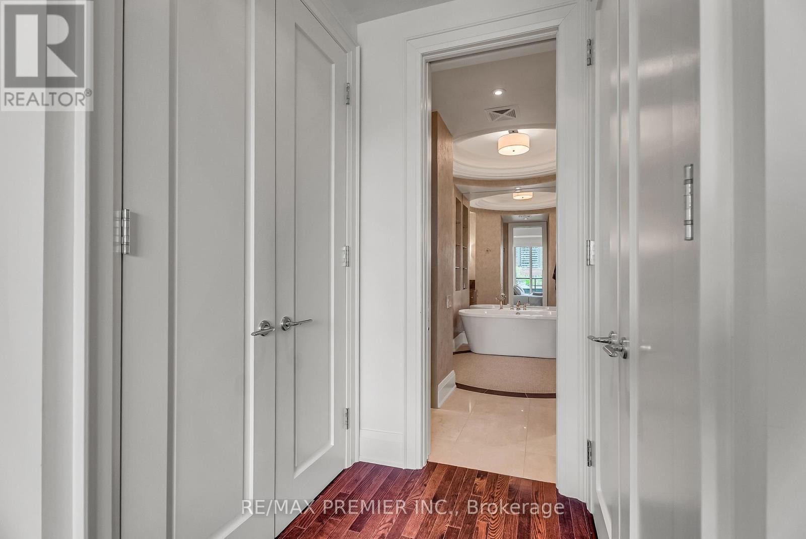 #502 80 YORKVILLE AVENUE - 31