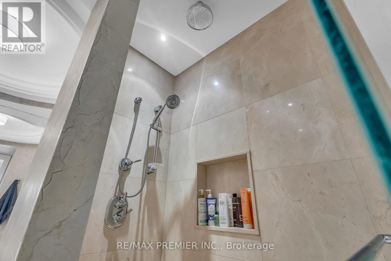 #502 80 YORKVILLE AVENUE - 34