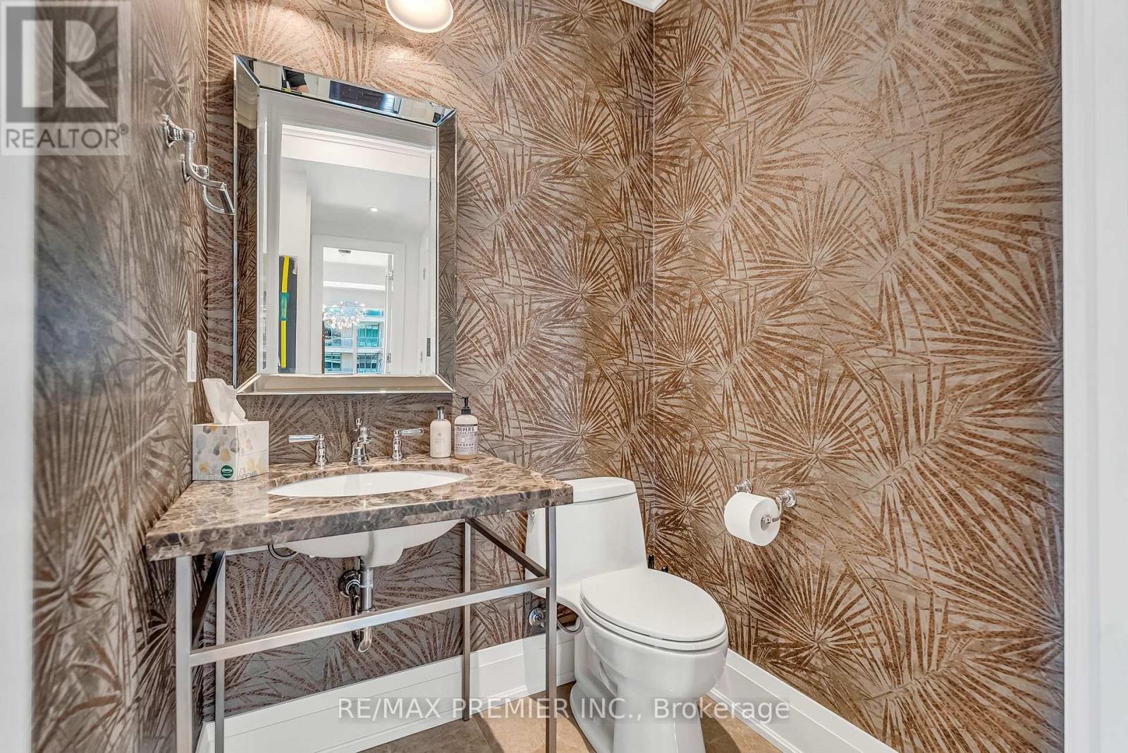 #502 80 YORKVILLE AVENUE - 40