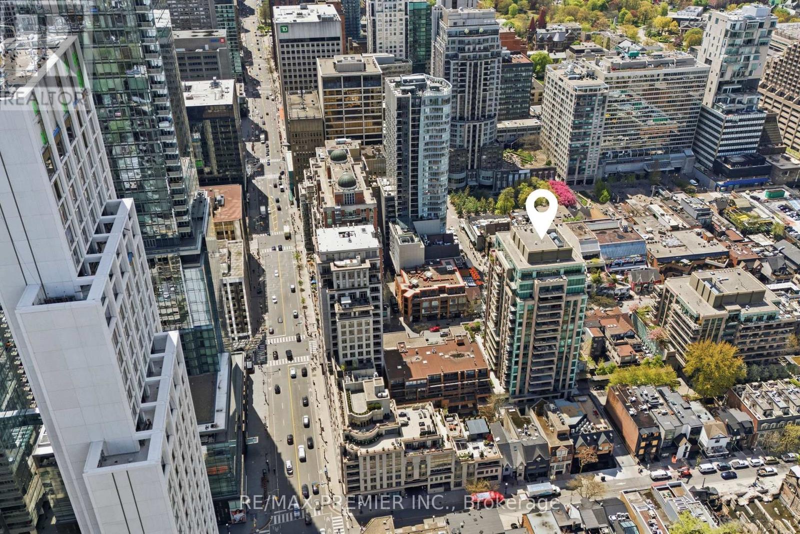#502 80 YORKVILLE AVENUE - 44