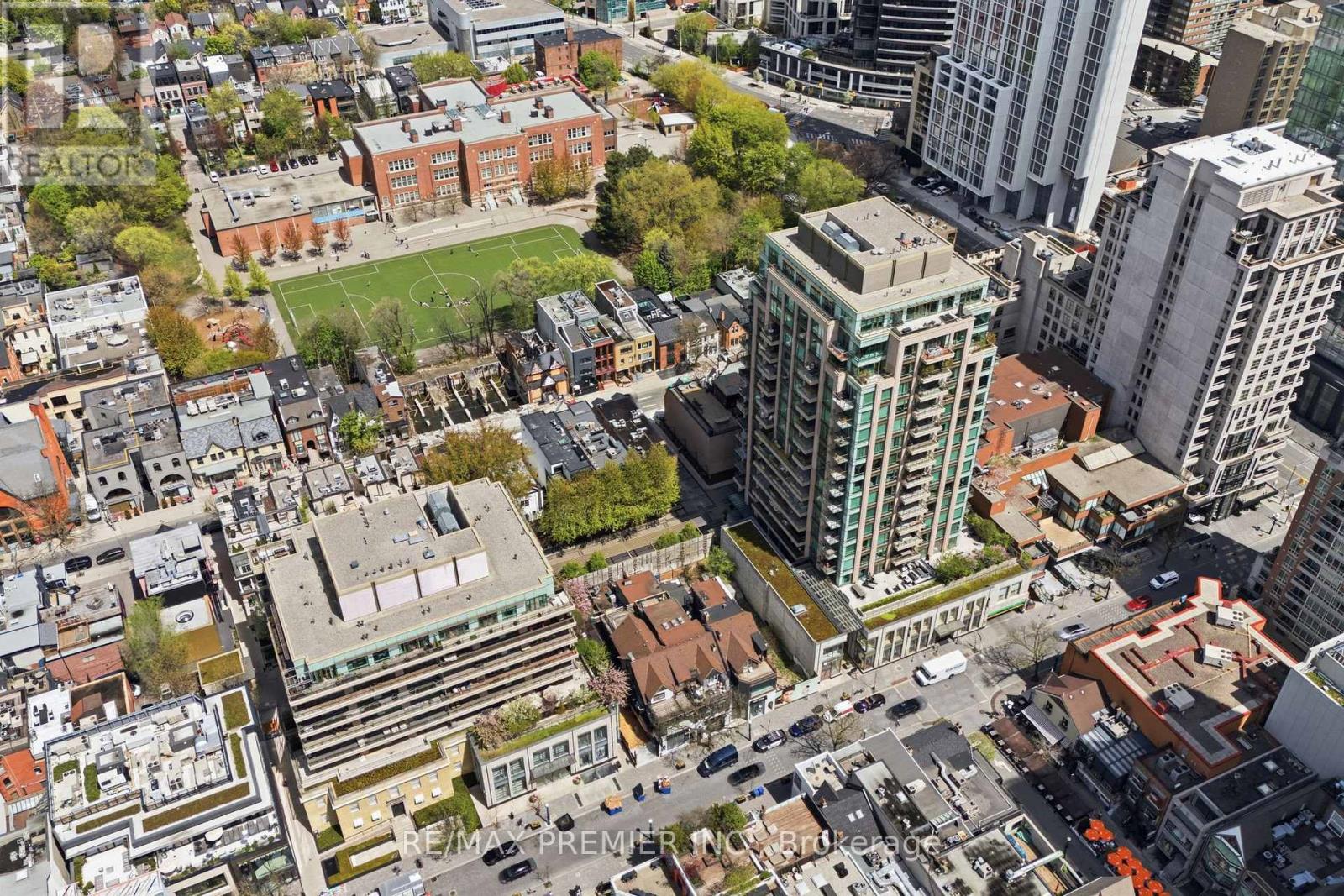 #502 80 YORKVILLE AVENUE - 46