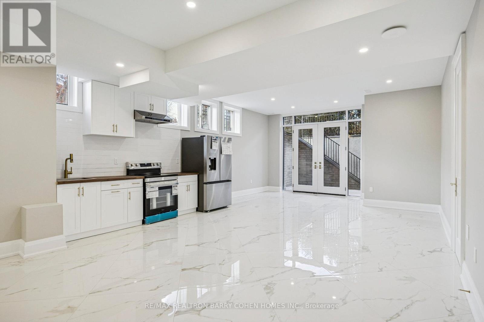 1 LYNNHAVEN ROAD - 41
