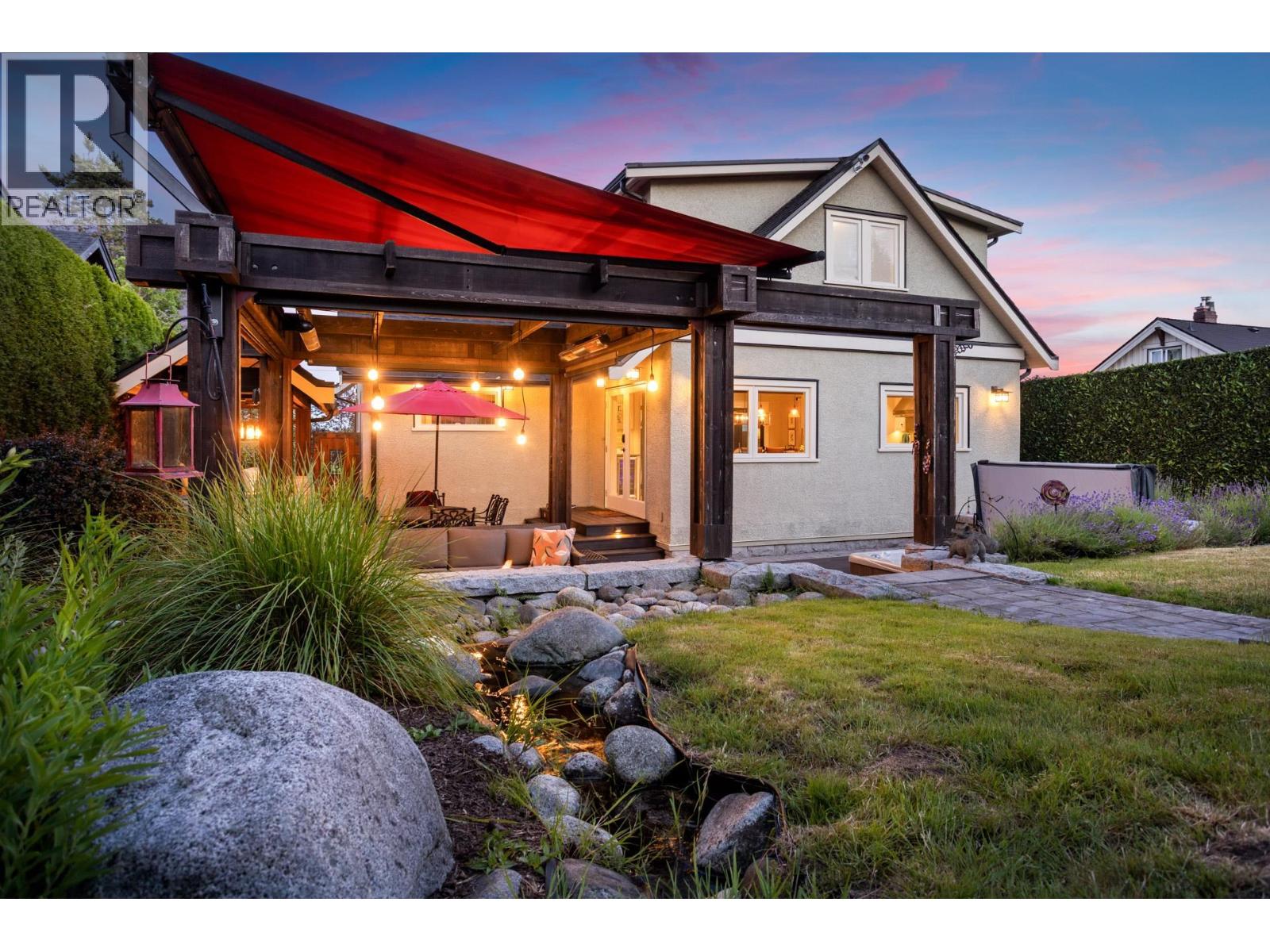 1631 SEVENTH AVENUE, New Westminster