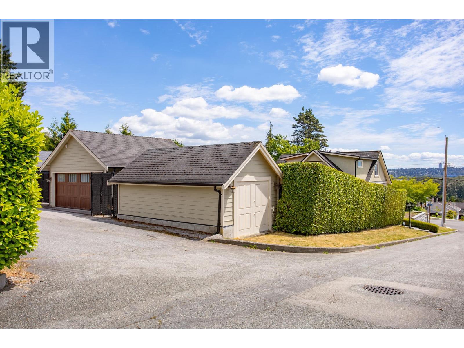 1631 SEVENTH AVENUE, New Westminster