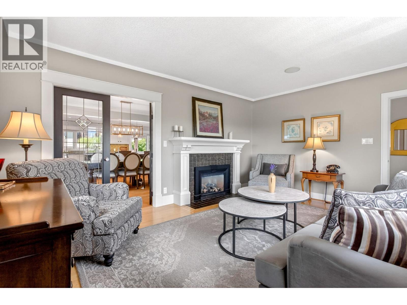 1631 SEVENTH AVENUE, New Westminster