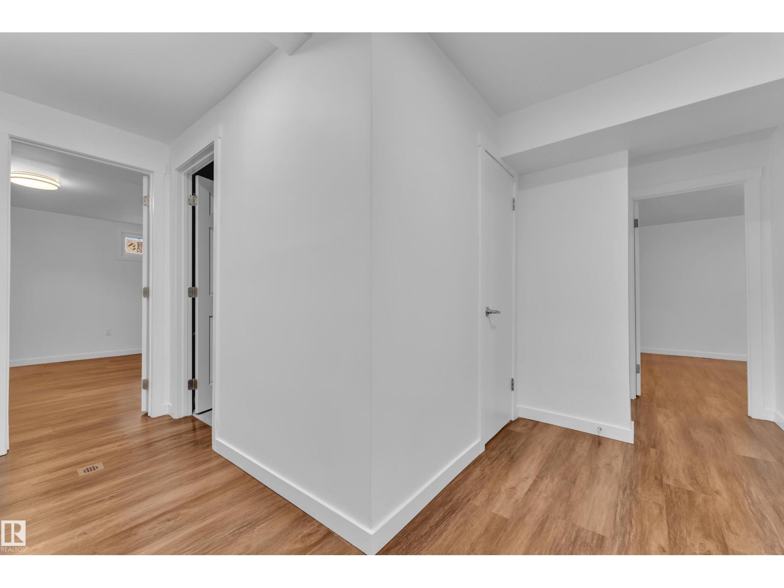 8104 135 AV NW - 13