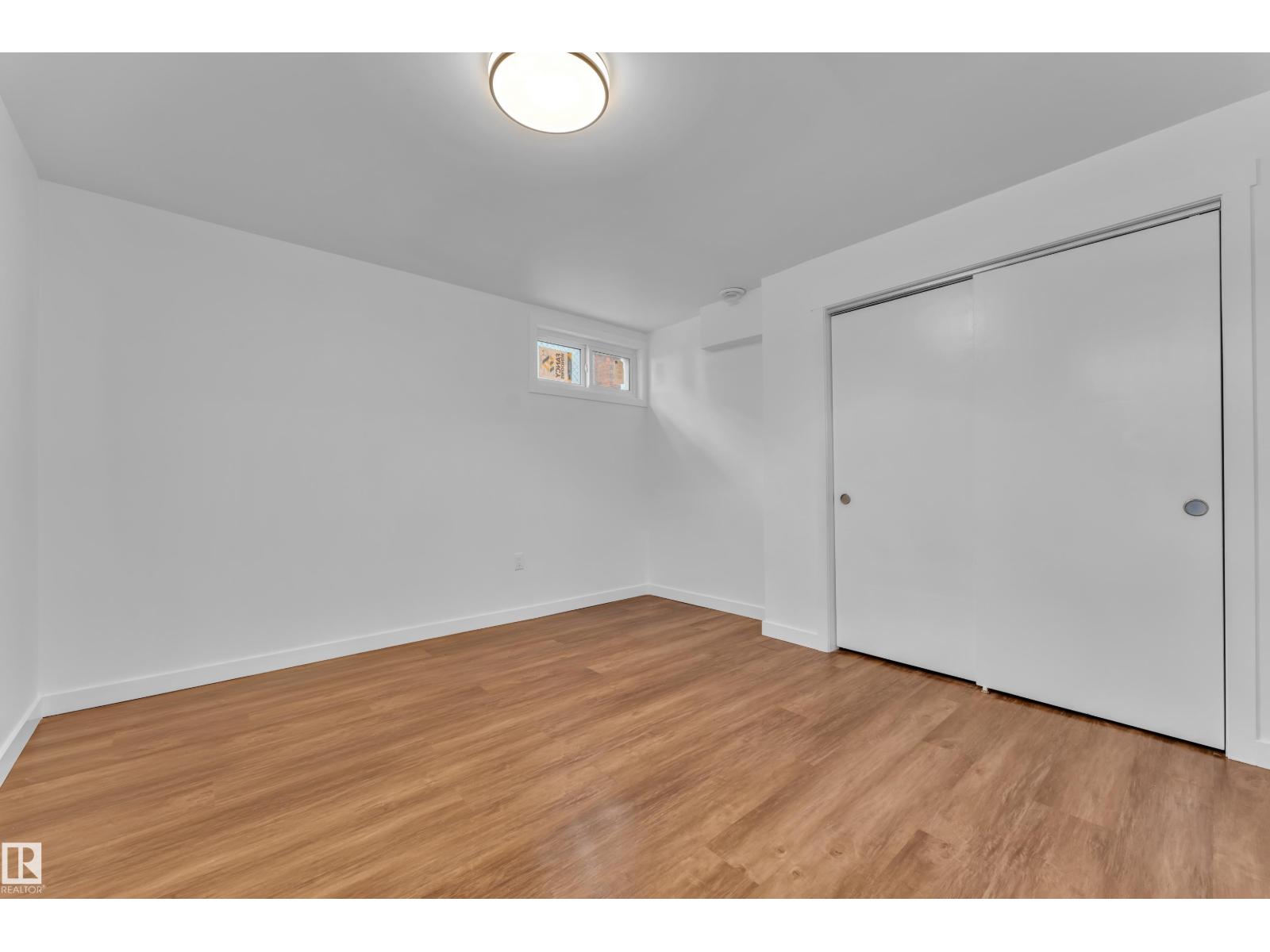 8104 135 AV NW - 14