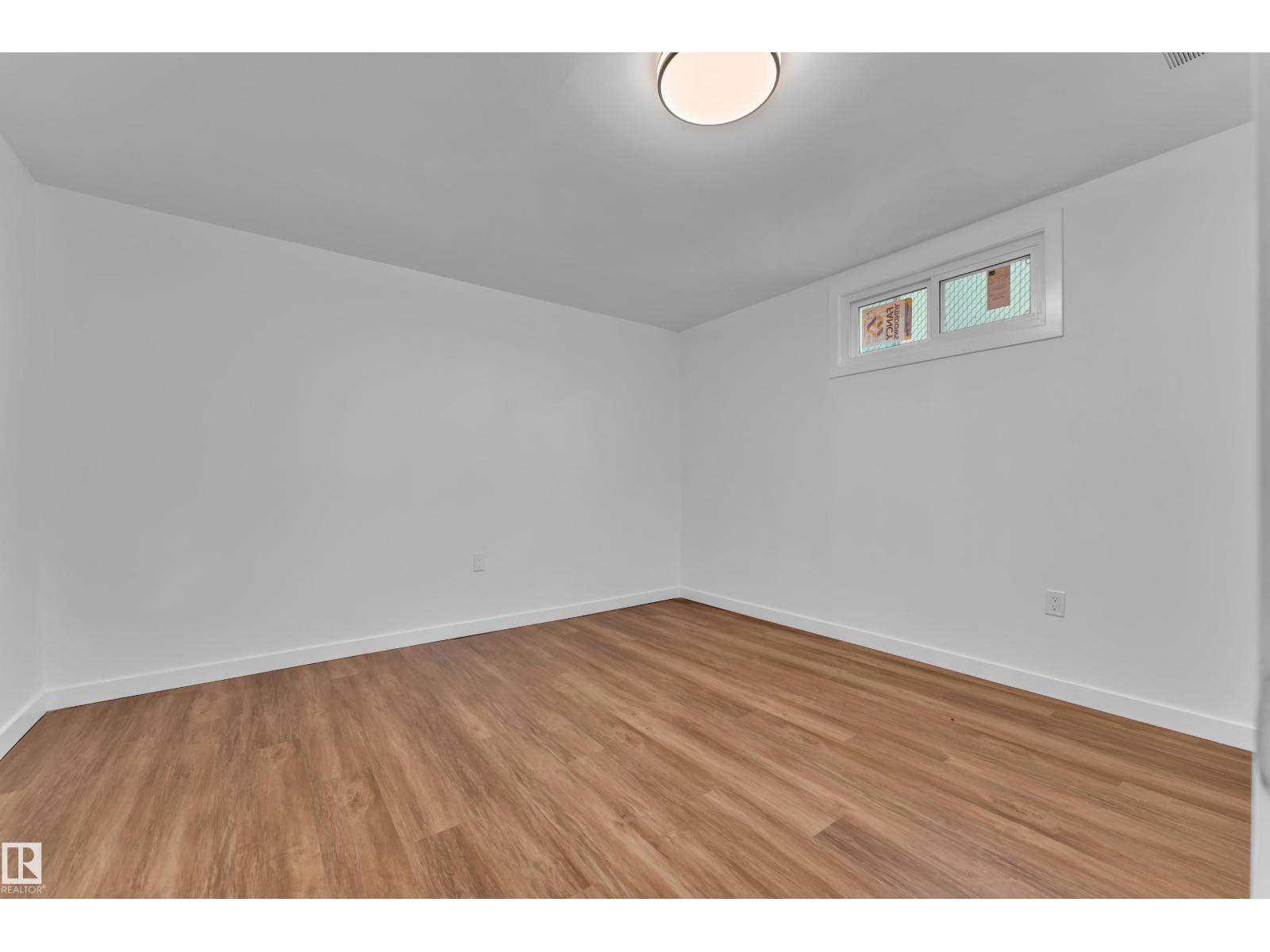 8104 135 AV NW - 18