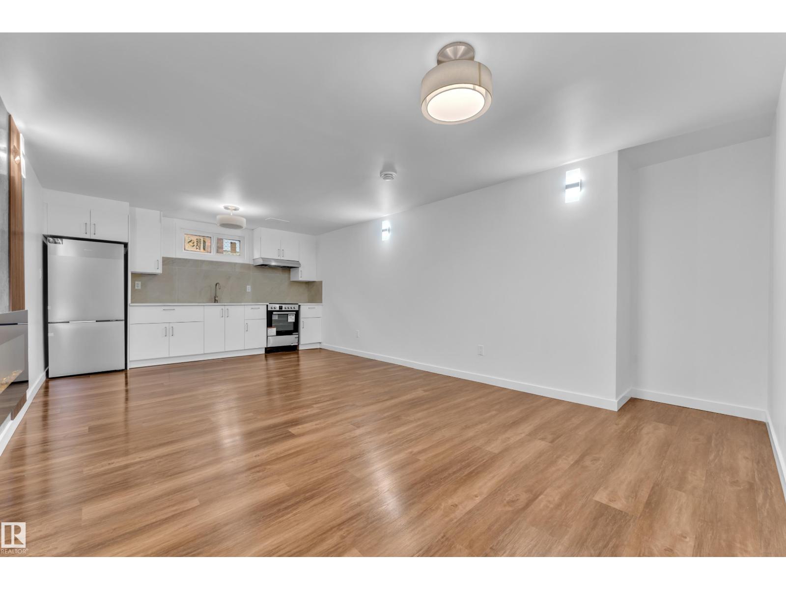 8104 135 AV NW - 20