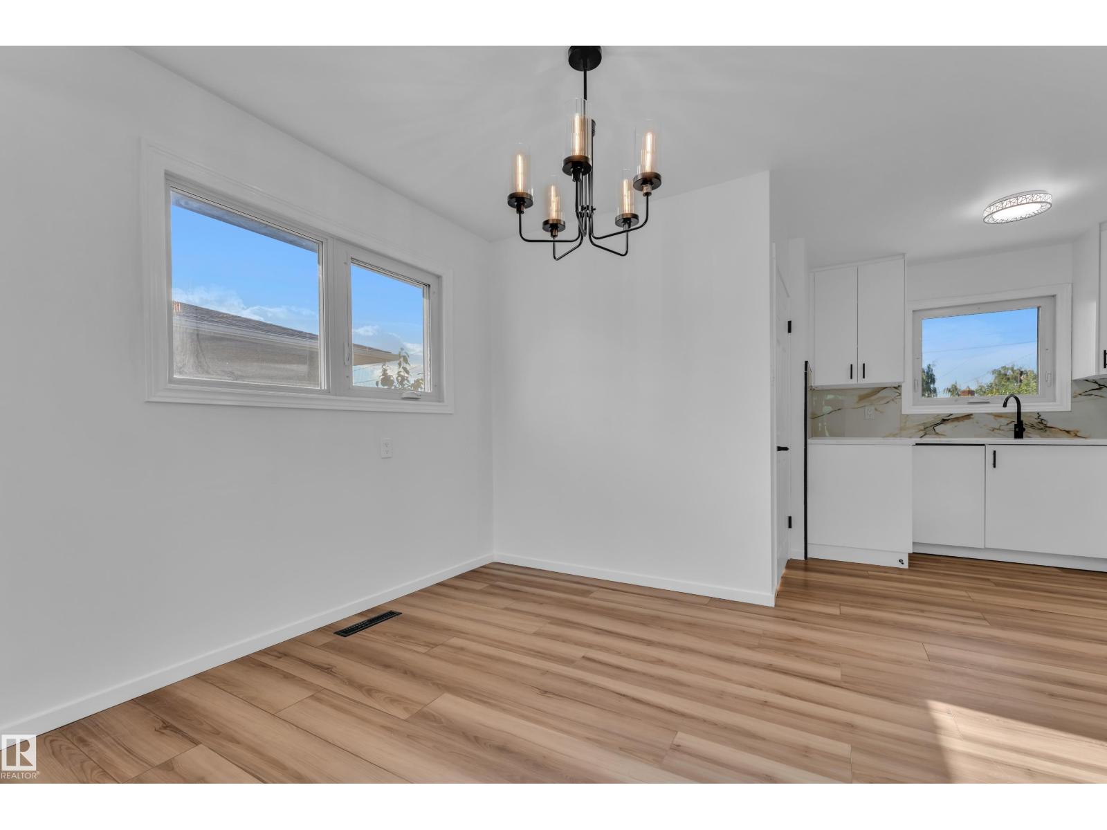8104 135 AV NW - 24