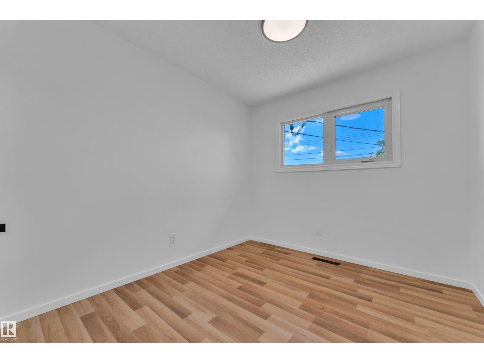 8104 135 AV NW - 28