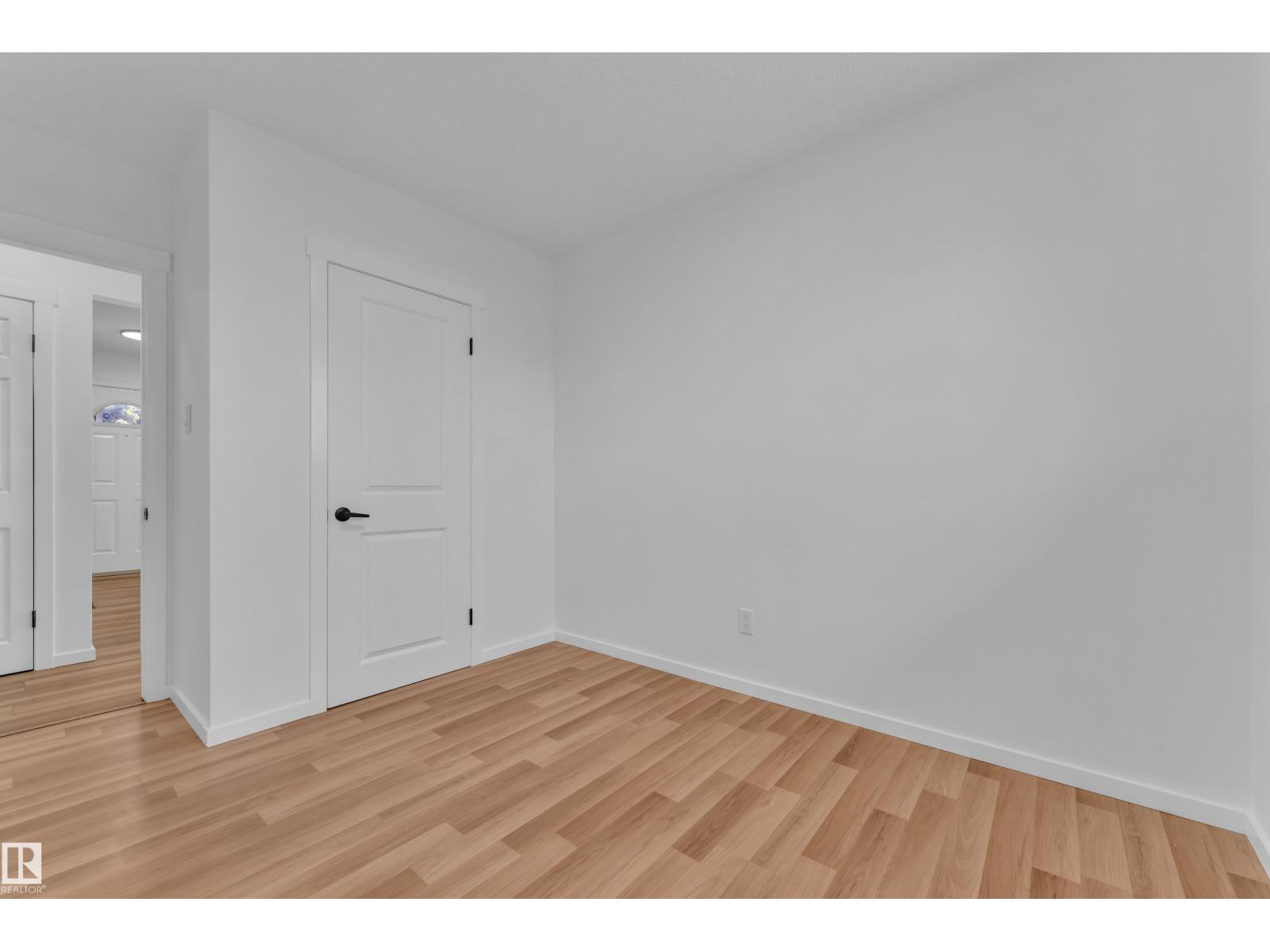 8104 135 AV NW - 29