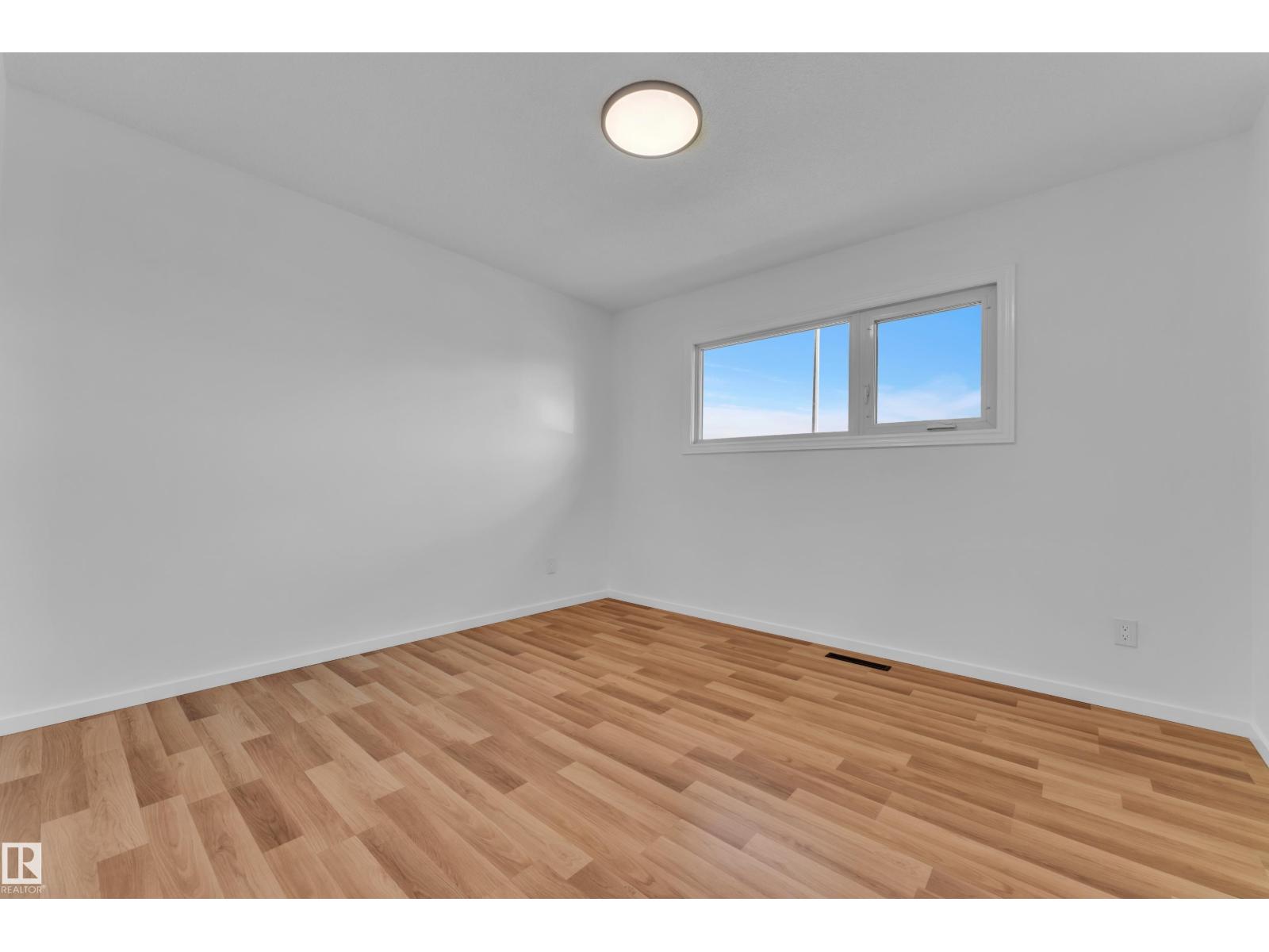 8104 135 AV NW - 30