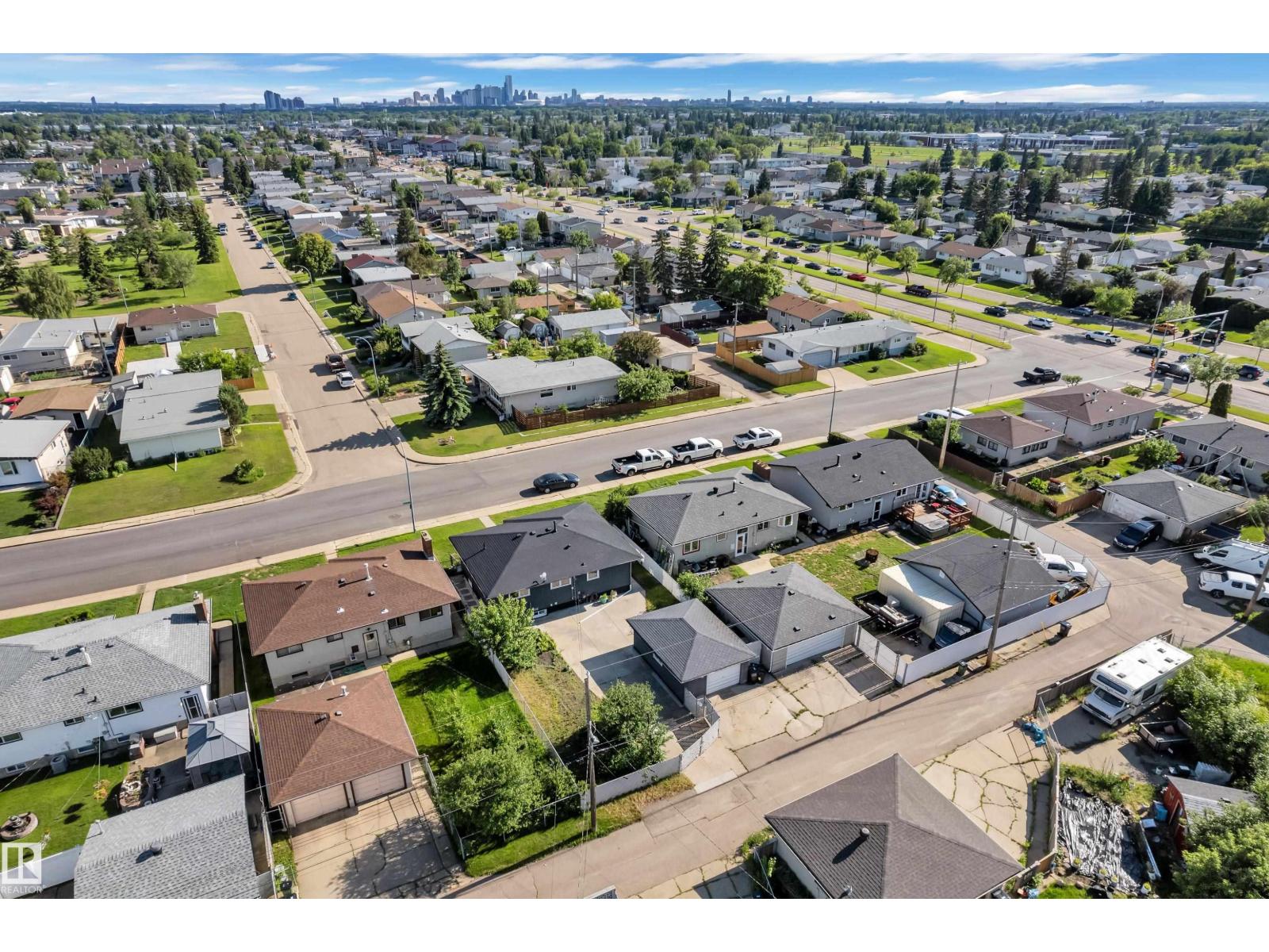 8104 135 AV NW - 4