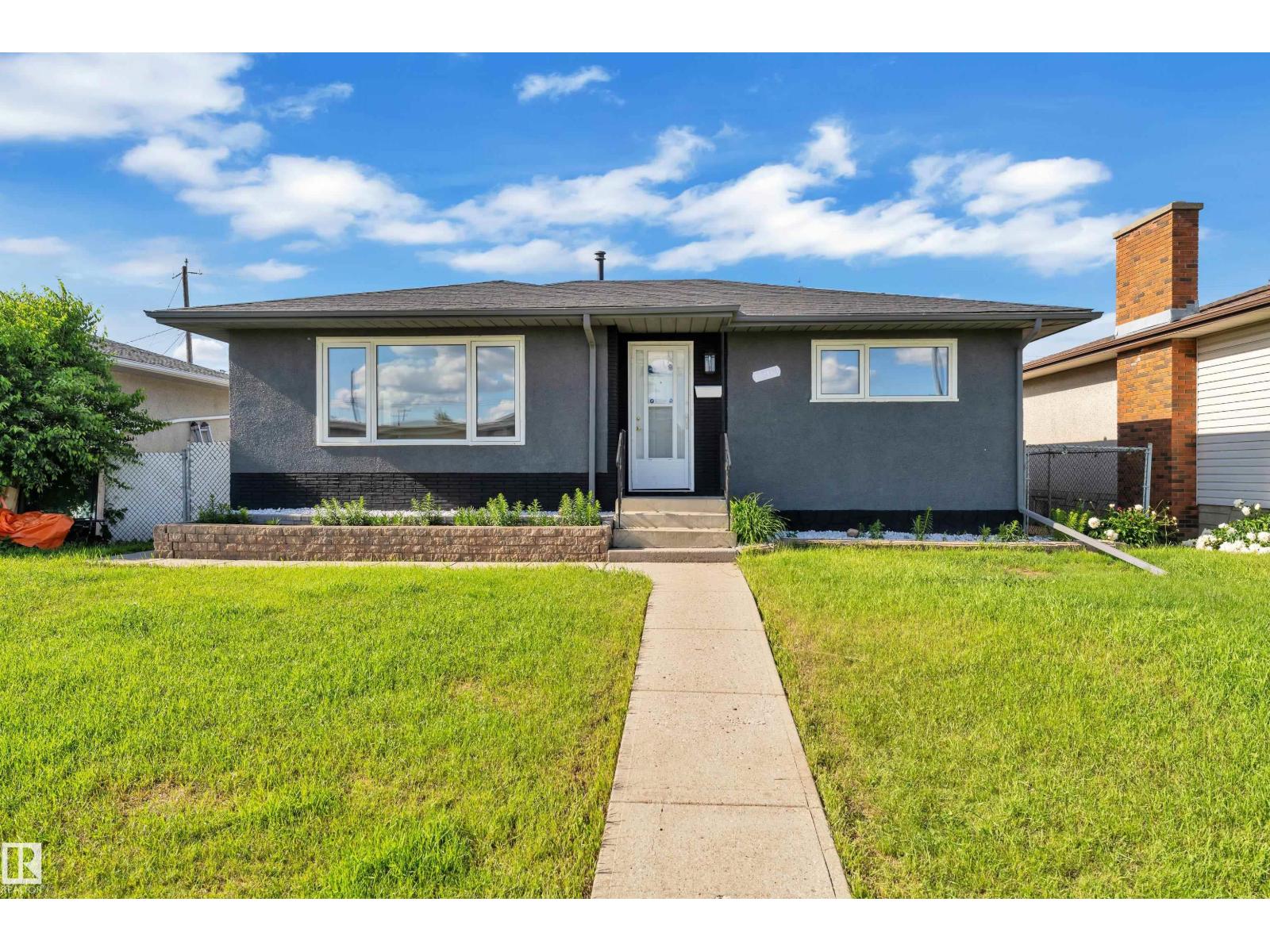 8104 135 AV NW - 9